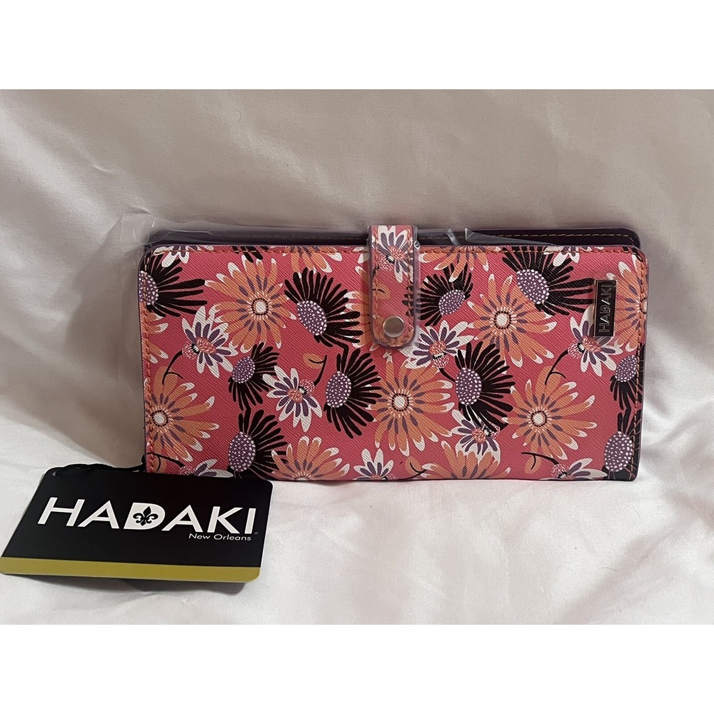Vegan Leather Hadaki Travel Wallet- Daisies
